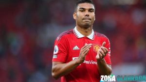 Casemiro memilih bertahan di Manchester United karena keyakinannya pada masa depan tim dan ambisinya untuk menciptakan legacy di Old Trafford.