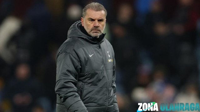 Postecoglou vs Fans: Momen Panas Usai Tottenham Tumbang!